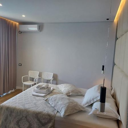 Blue Bay Hotel Sarande Bagian luar foto