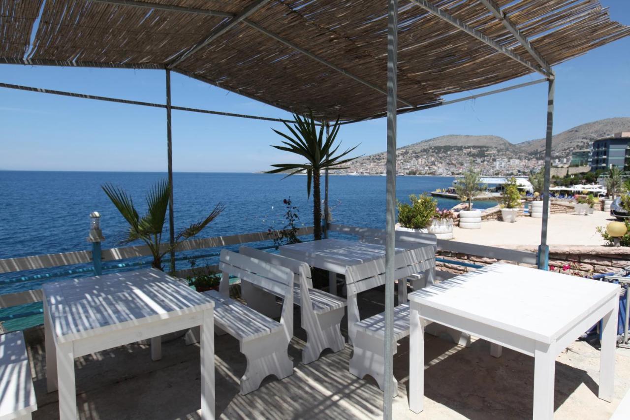 Blue Bay Hotel Sarande Bagian luar foto