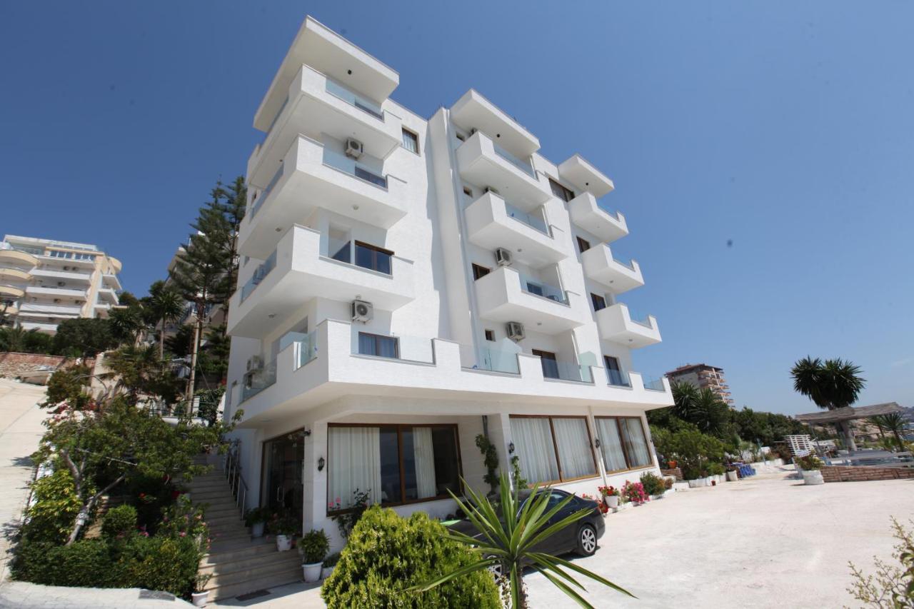 Blue Bay Hotel Sarande Bagian luar foto