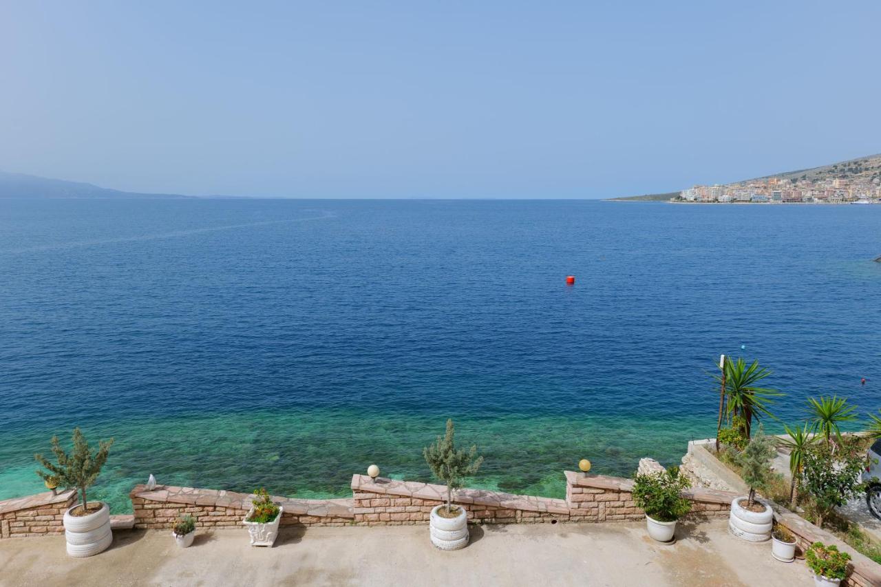 Blue Bay Hotel Sarande Bagian luar foto