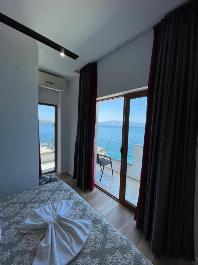 Blue Bay Hotel Sarande Bagian luar foto