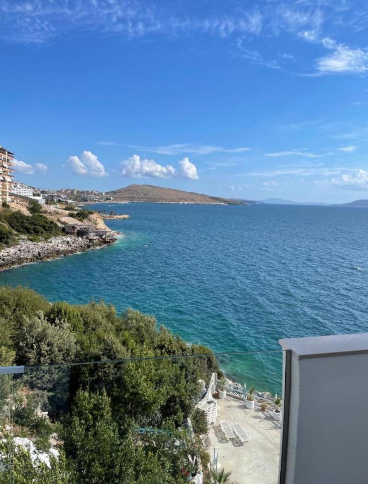 Blue Bay Hotel Sarande Bagian luar foto
