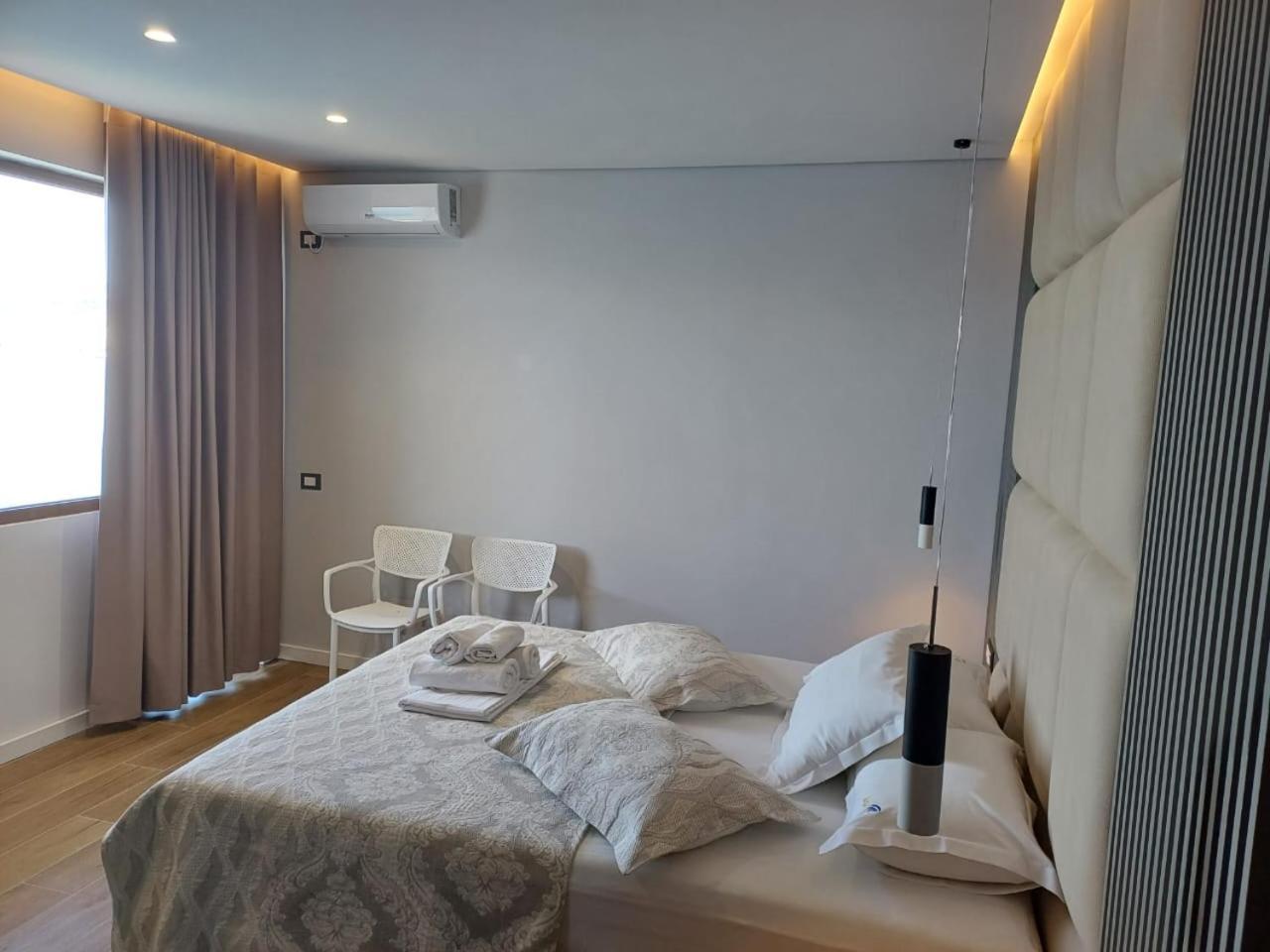 Blue Bay Hotel Sarande Bagian luar foto