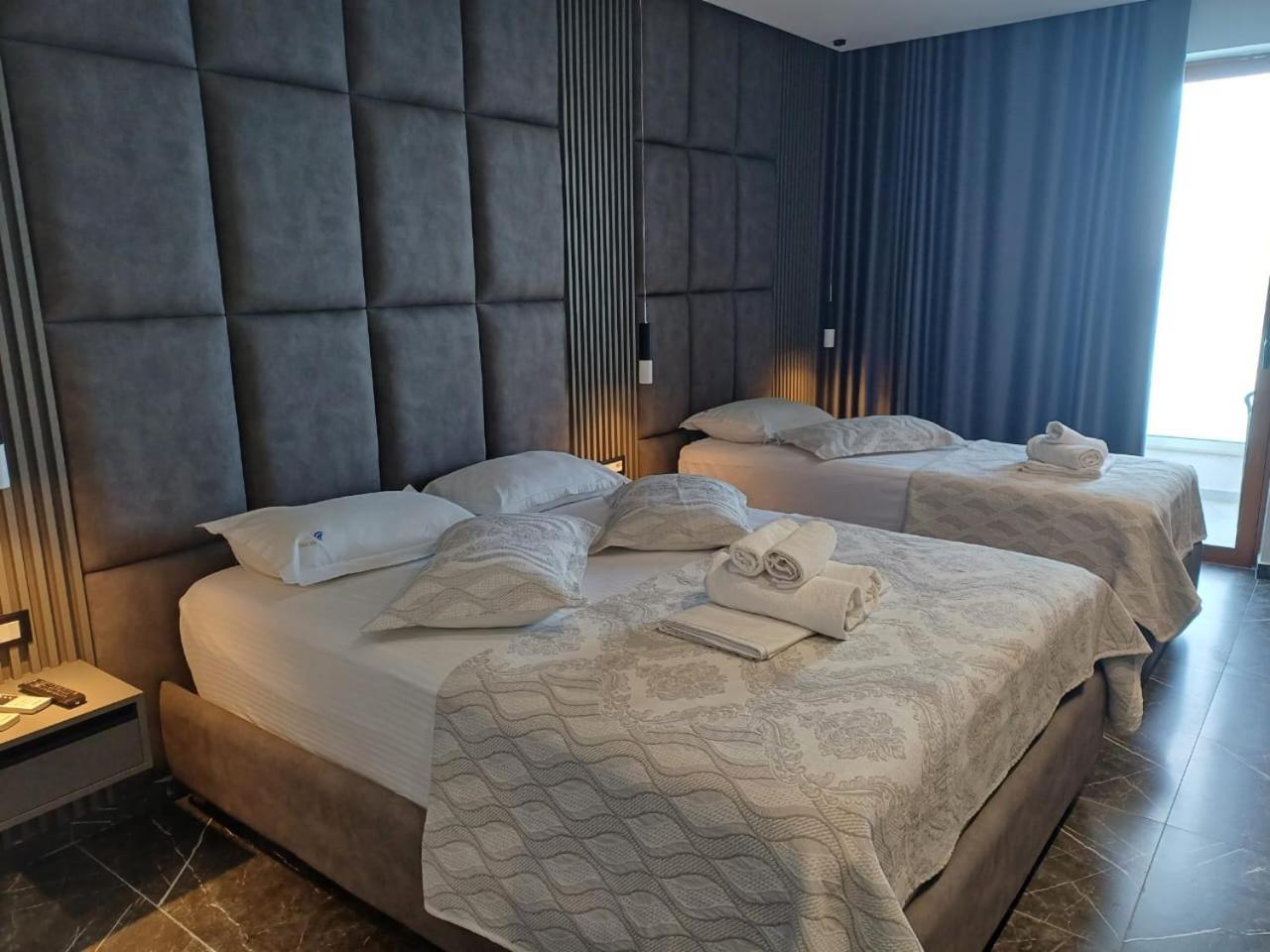 Blue Bay Hotel Sarande Bagian luar foto
