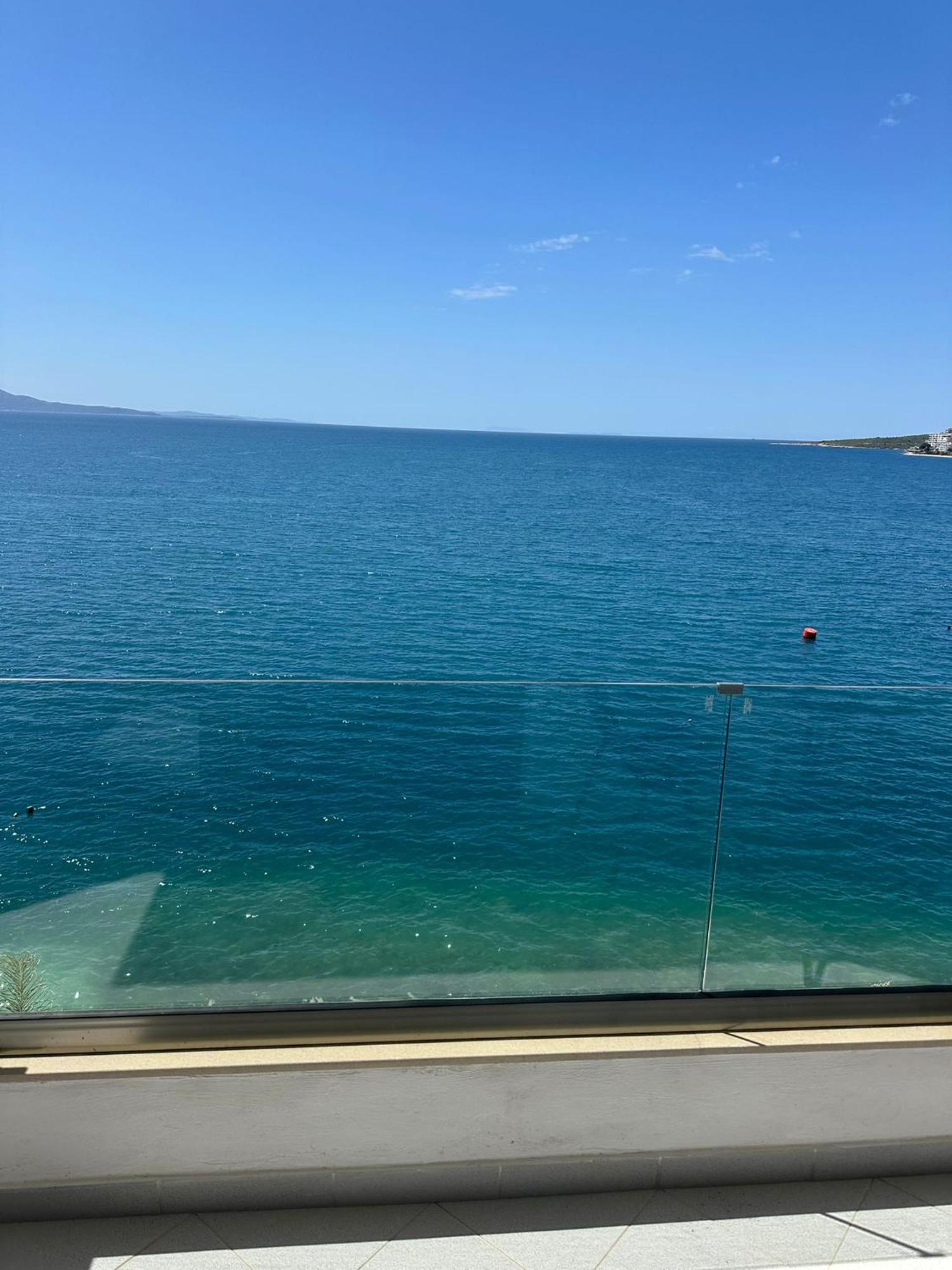 Blue Bay Hotel Sarande Bagian luar foto