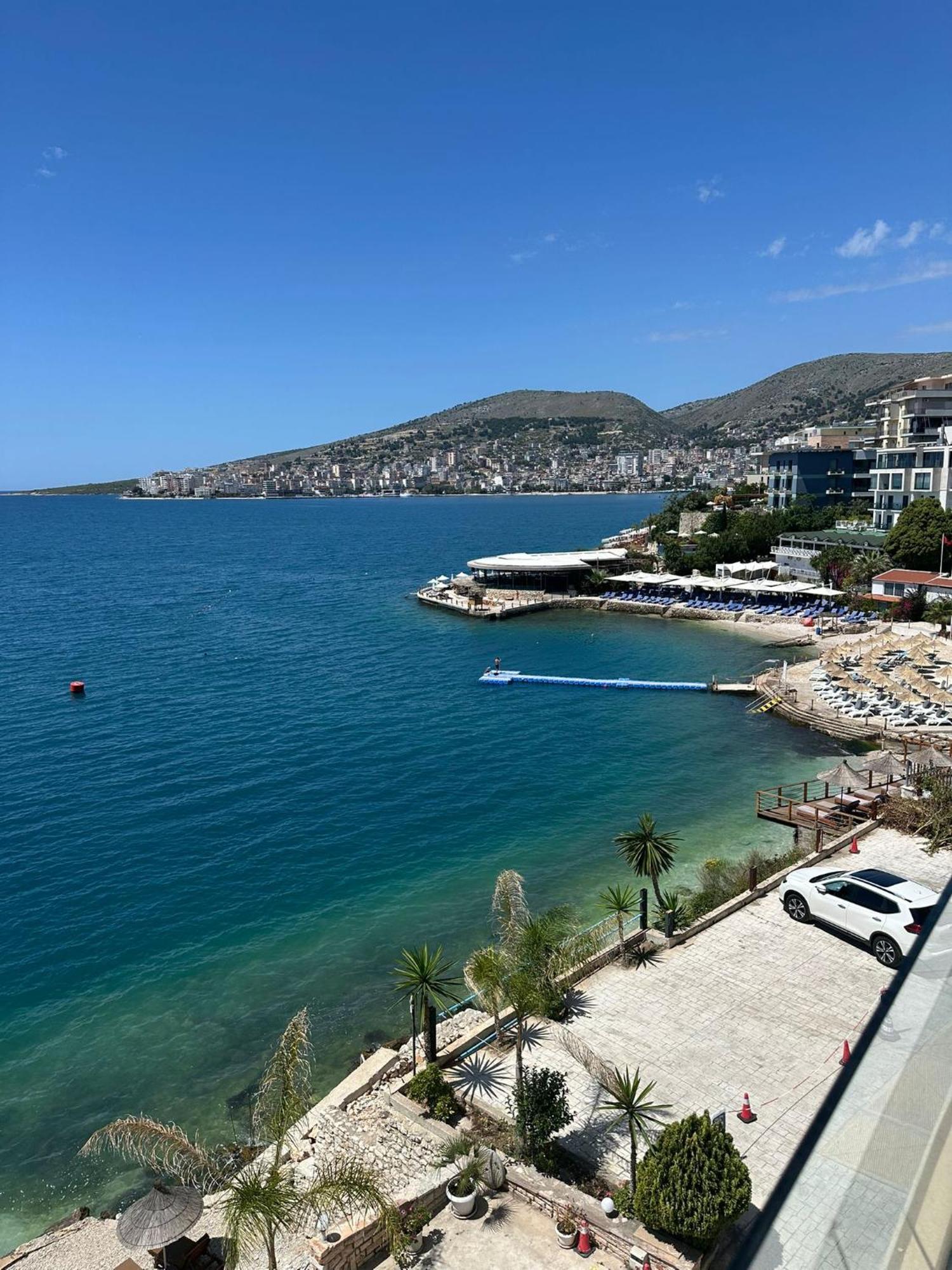 Blue Bay Hotel Sarande Bagian luar foto