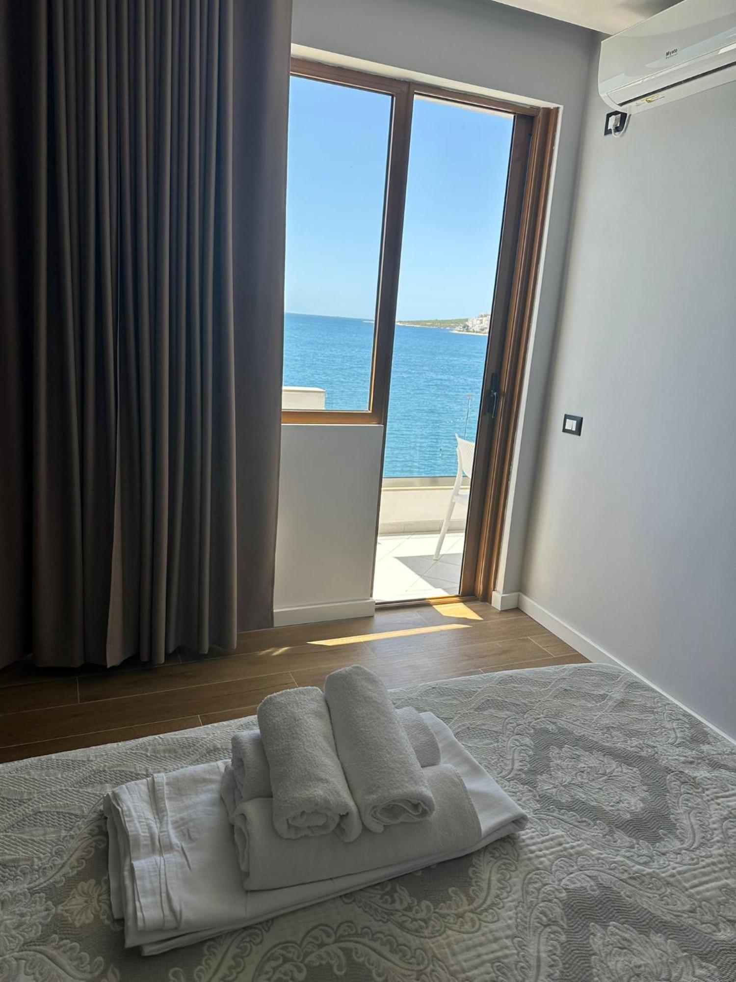 Blue Bay Hotel Sarande Bagian luar foto